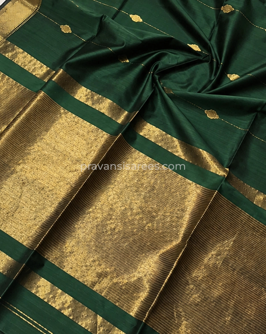 Close-up of Forest Green Silk by Cotton Maheshwari Buttidar Saree