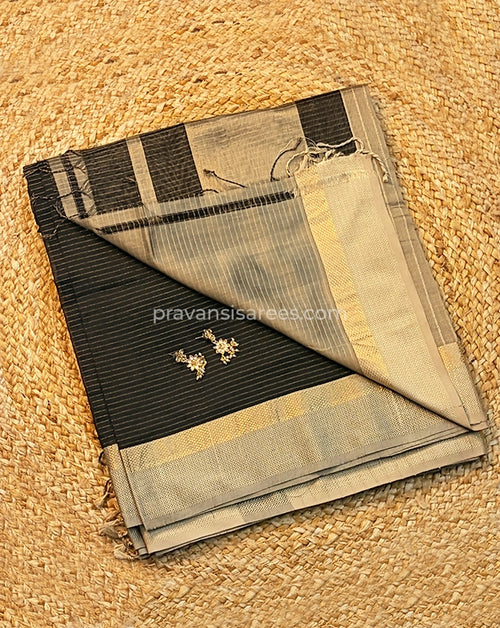 Open view of Maheshwari Classic Black Striped Saree with Pure Zari Lining