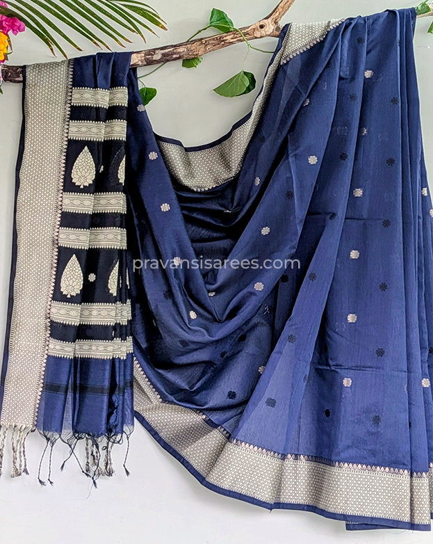 Full view of Maheshwari Semi Butt idar Blue Saree