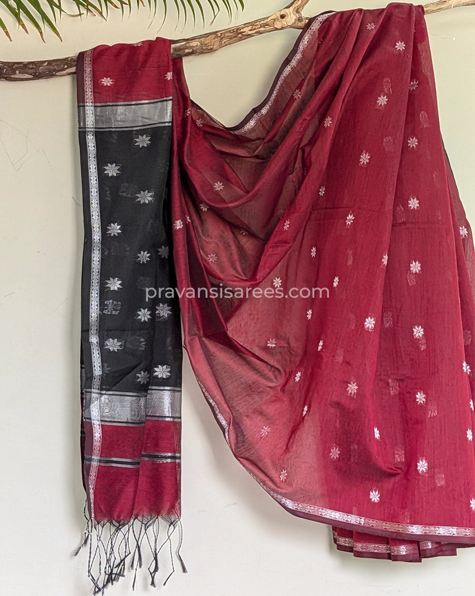 Full view of Maheshwari Semi Star Butti Maroon Saree