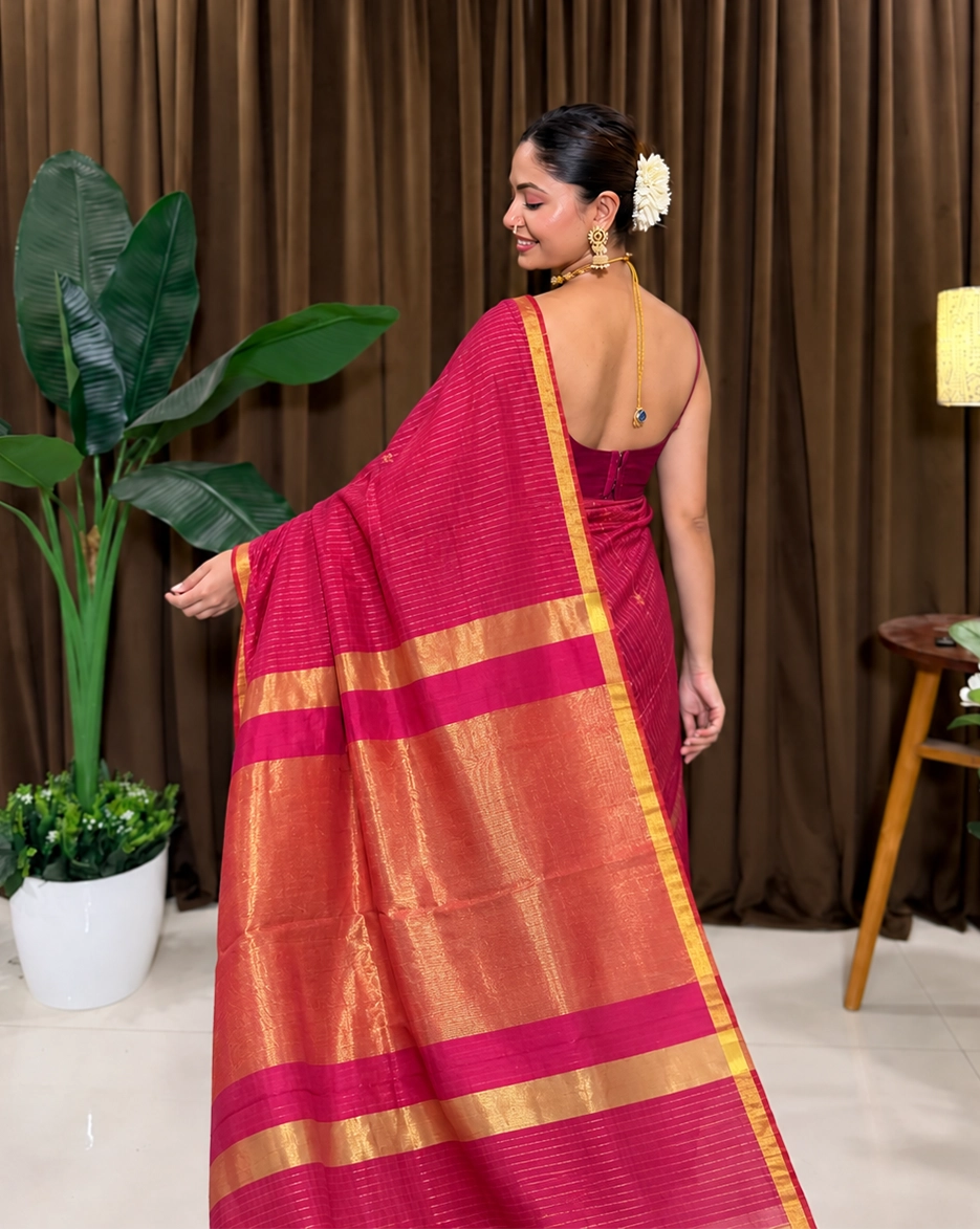 Model view of the Maheshwari Semi Zari Linings Rani Pink Saree showing the saree drape