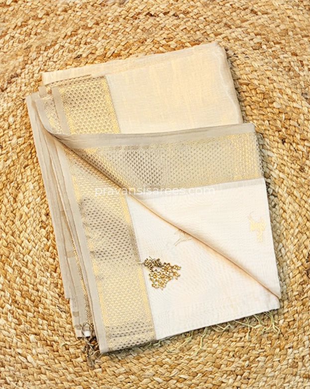 Open view of Pure Maheshwari Barasingha White Butti Saree