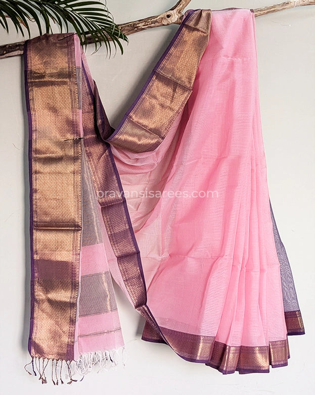 Close-up of Pure Maheshwari Cotton by Plain Pink Saree