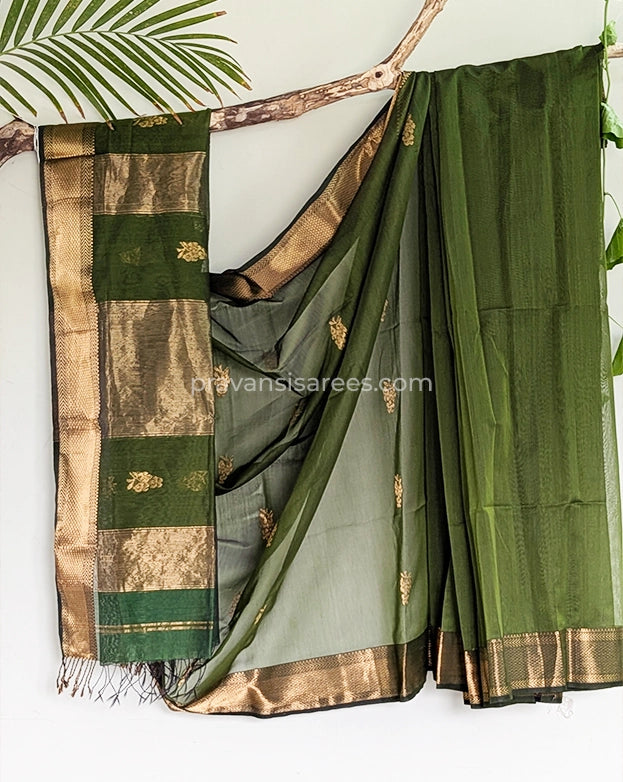 Full view of Pure Maheshwari Flower Butta Green Saree