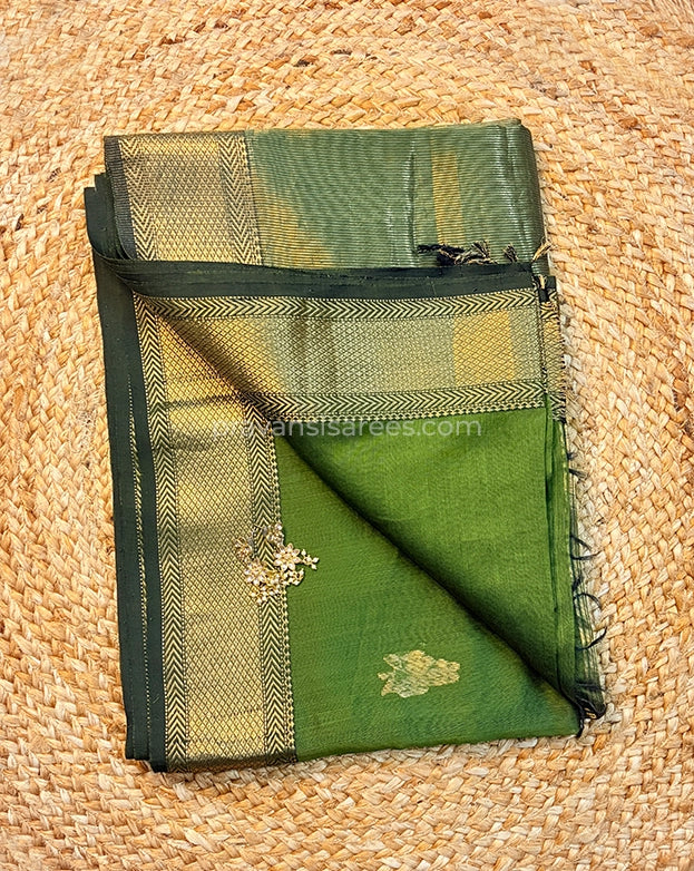 Open view of Pure Maheshwari Flower Butta Green Saree