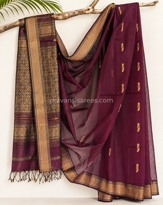 Full view of Pure Maheshwari Palledar Maroon Saree