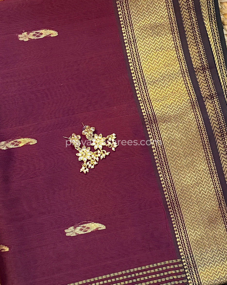 Open view of the Pure Maheshwari Palledar Maroon Saree showing the full saree design