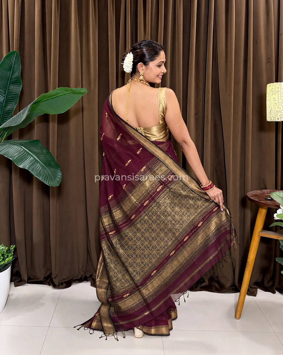 Pure Maheshwari Maroon Saree with Checked Palledar Pallu