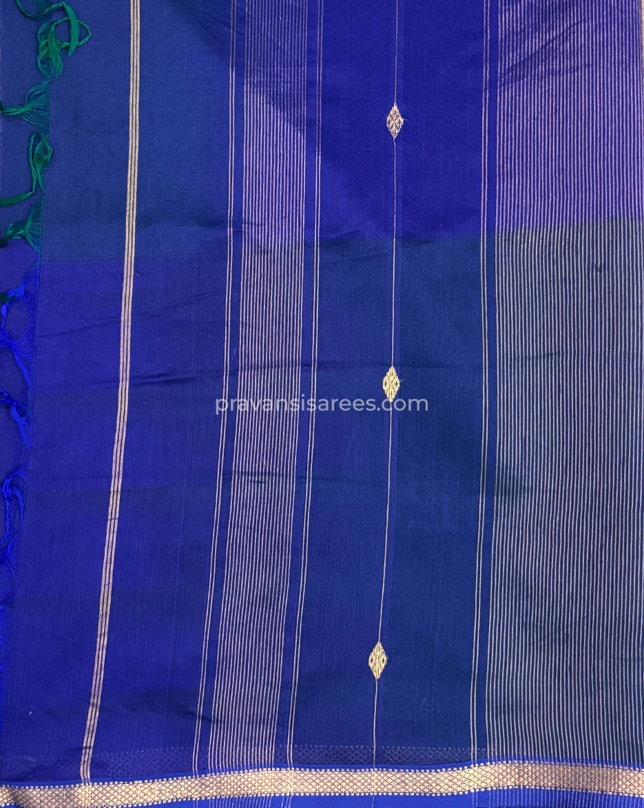 Open view of the Pure Maheshwari Shaded Butti Indigo Blue Saree showing the full saree design