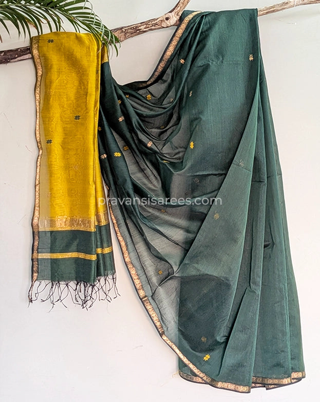 Full view of Pure Maheshwari Star Butta Dual Tone Green Saree