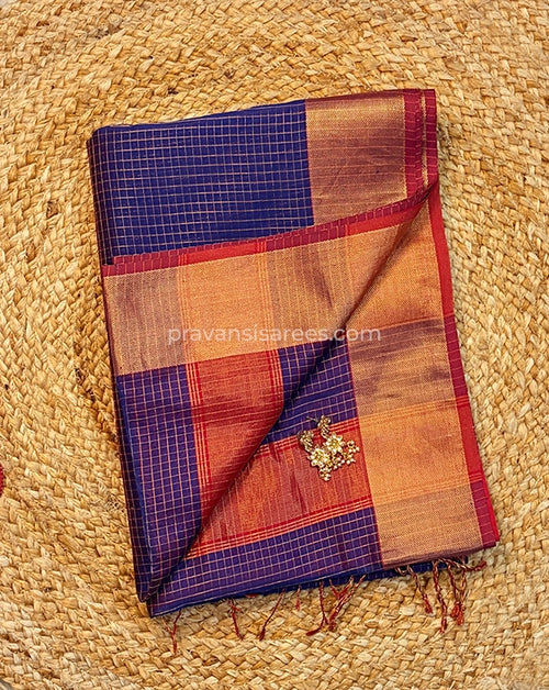 Open view of Pure Maheshwari Zari Checks Purple Saree