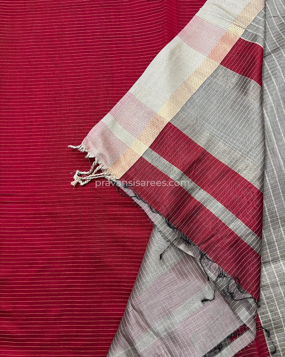 Product view of the Pure Maheshwari Zari Linings Red Saree