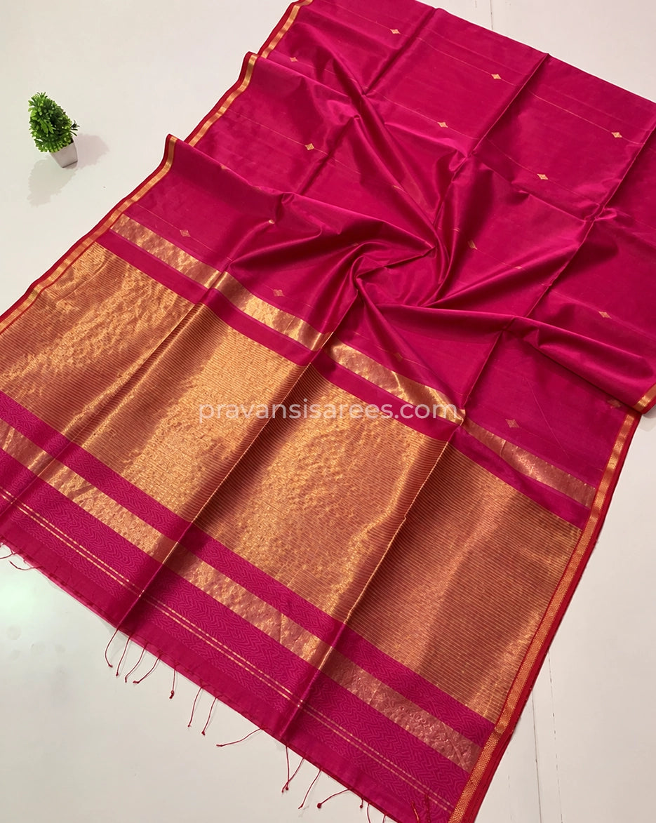 Open view of Rani Pink Silk by Cotton Maheshwari Buttidar Saree