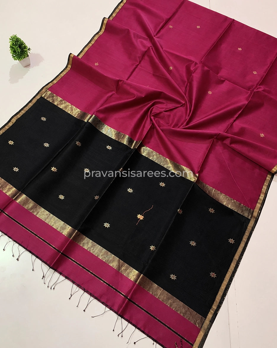 Open view of Rani Pink Silk by Cotton Maheshwari Buttidar Saree with Black Pallu