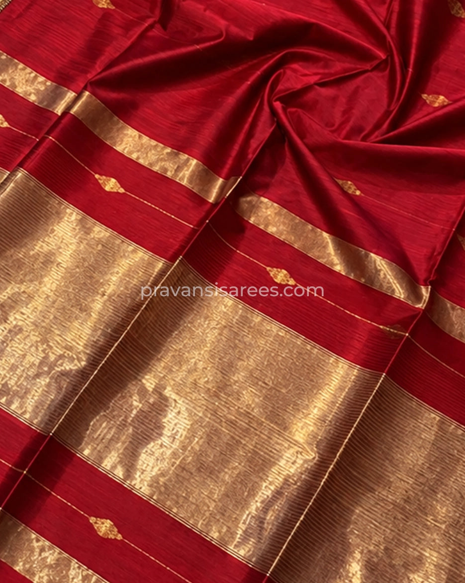 Close-up of Ruby Red Silk by Cotton Maheshwari Buttidar Saree