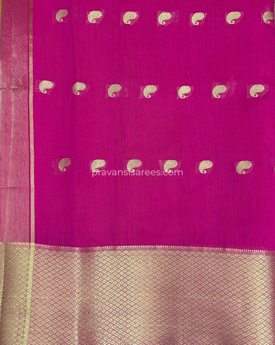 Open view of the Semi Maheshwari Kari Butti Orange Saree showing the full saree design