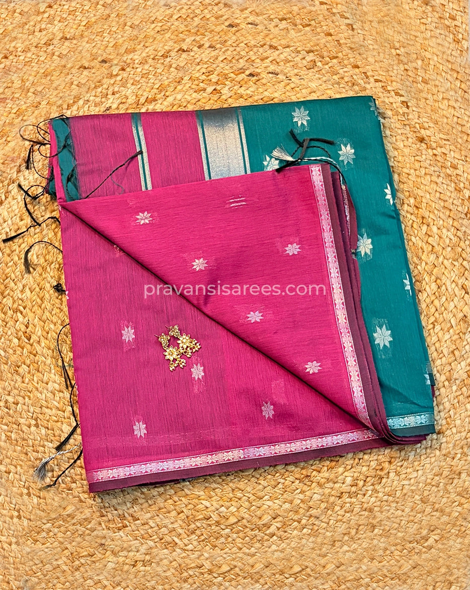 Open view of Semi Maheshwari Star Butti Magenta Saree