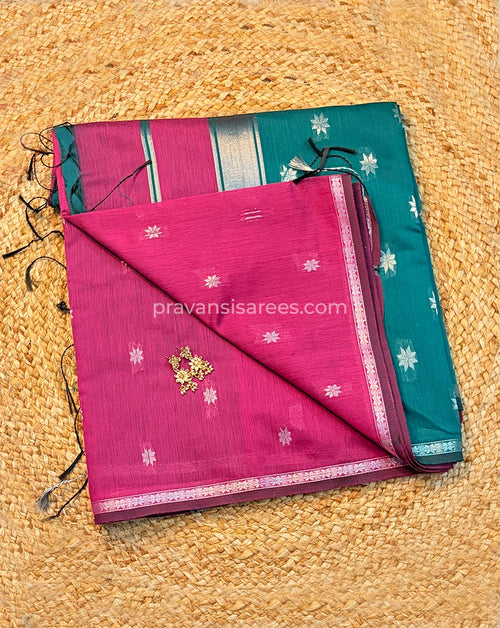 Open view of Semi Maheshwari Star Butti Magenta Saree
